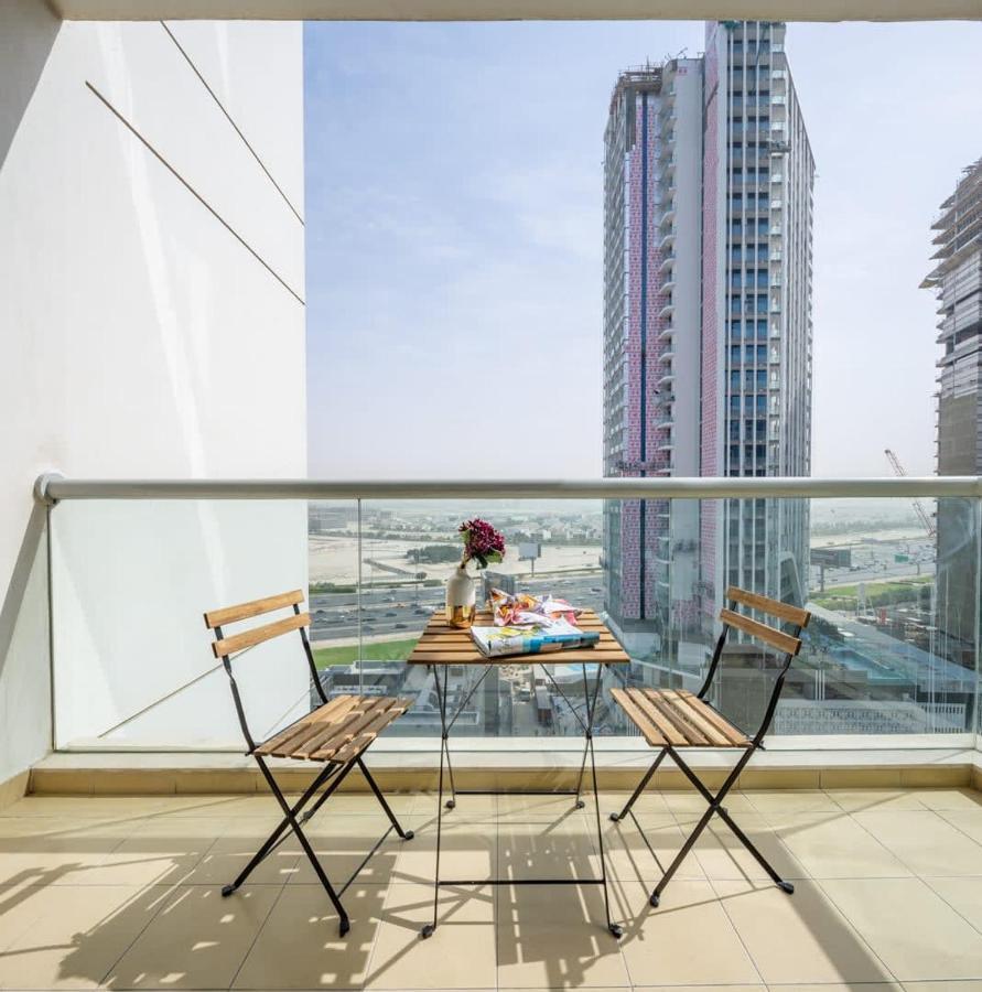 Frank Porter - Fairview Residency Apartment Dubai Exterior photo